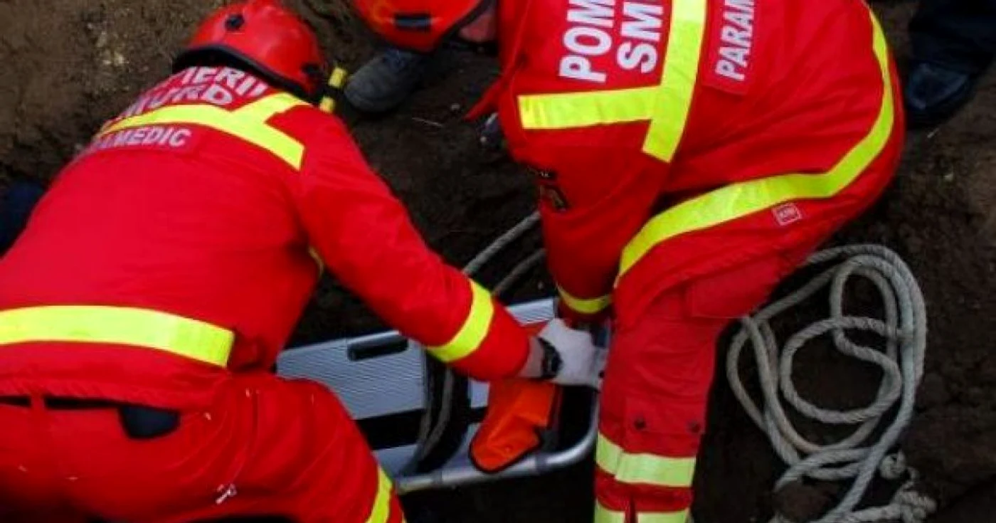 Paramedicii au resuscitat bărbatul, însă acesta de decedat 