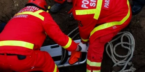 Paramedicii au resuscitat bărbatul, însă acesta de decedat 