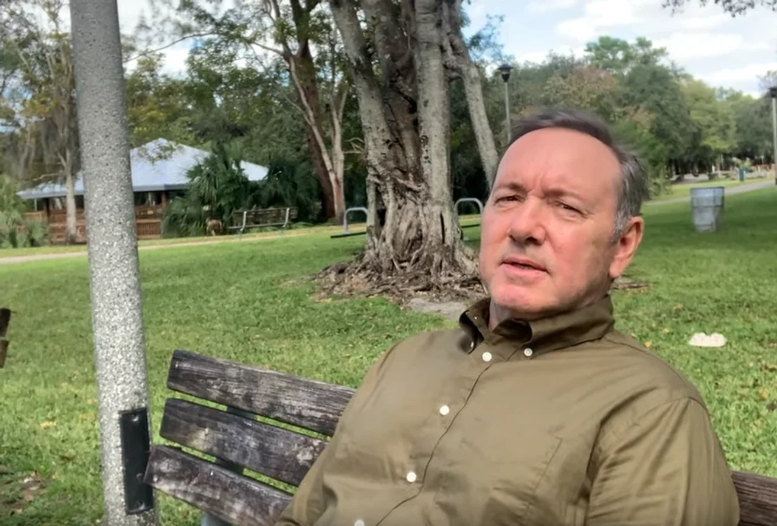
    Kevin Spacey, un nou mesaj în ziua de Crăciunfoto: captură YouTube  