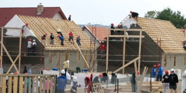 Oradea: Casele Habitat prind contur