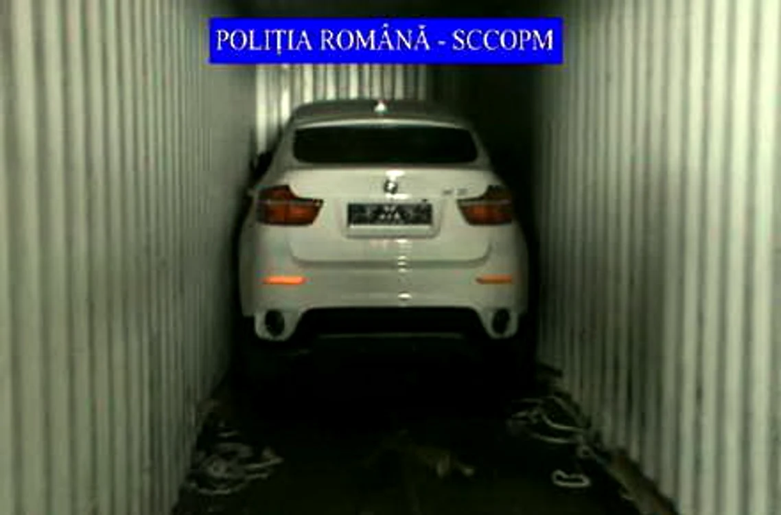 
    Portul Constanța a ajuns placă turnantă pentru traficul cu mașini furate  