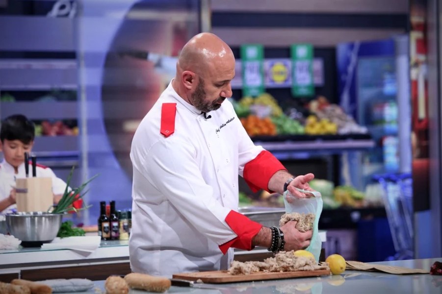 Cine stă în spatele succesului lui Cătălin Scărlătescu. Chef-ul a dezvăluit ce i-ar fi plăcut să facă dacă nu ajungea bucătar