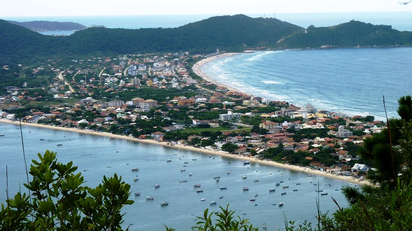 Bombinhas FOTO FLickr via Wikipedia