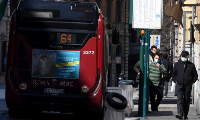 Autorităţile italiene încearcă să decongestioneze transportul în comun