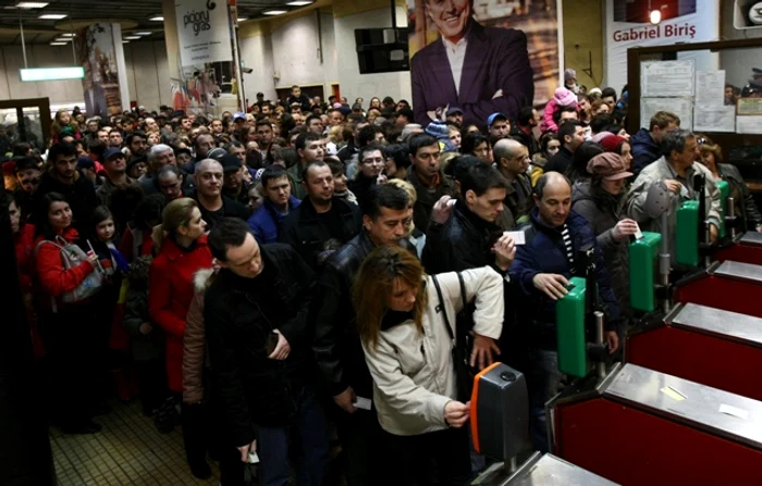 Bucureştenii se vor inghesui la metrou, dupa meci