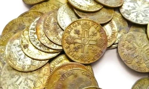 Comoara din zid: 239 de monede din aur, descoperite în timpul renovării unui conac jpeg