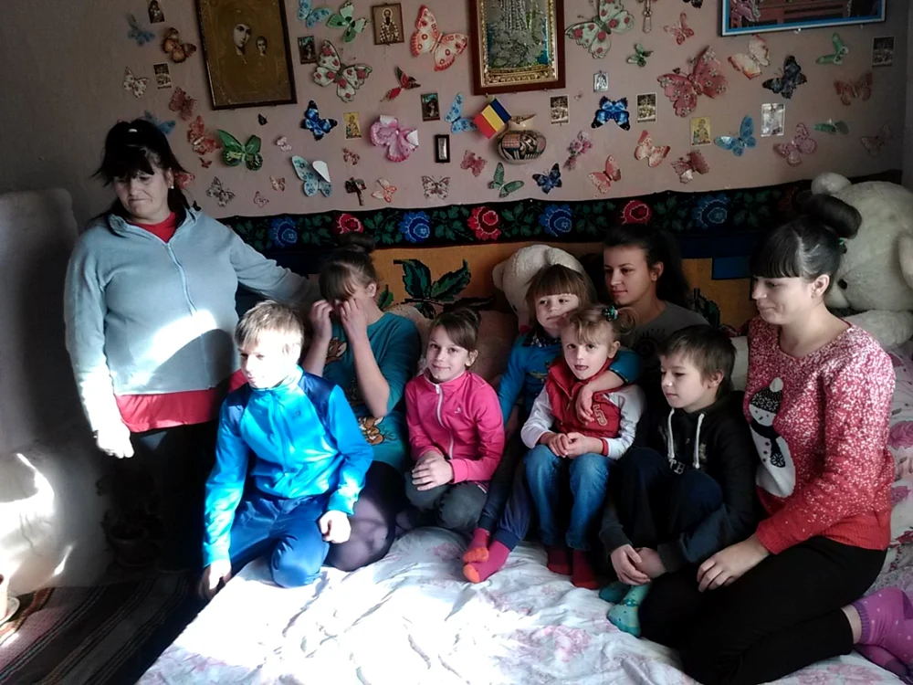 De la cel mai mic şi până la cel mai mare au frică de Dumnezeu, despre care cred că numai el îi ţine uniţi şi le poate aduce alinarea