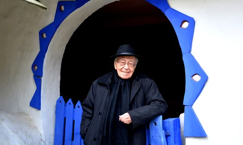 Prin Muzeul Domnului Gusti jpeg
