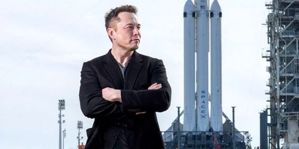 Elon Musk, statuie jpeg