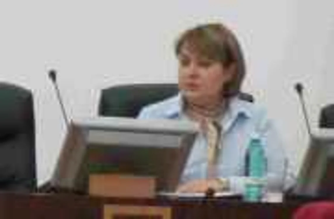 Raluca Dan, secretarul judeţului, spune că nu vrea să rişte plata unor eventuale corecţii financiare