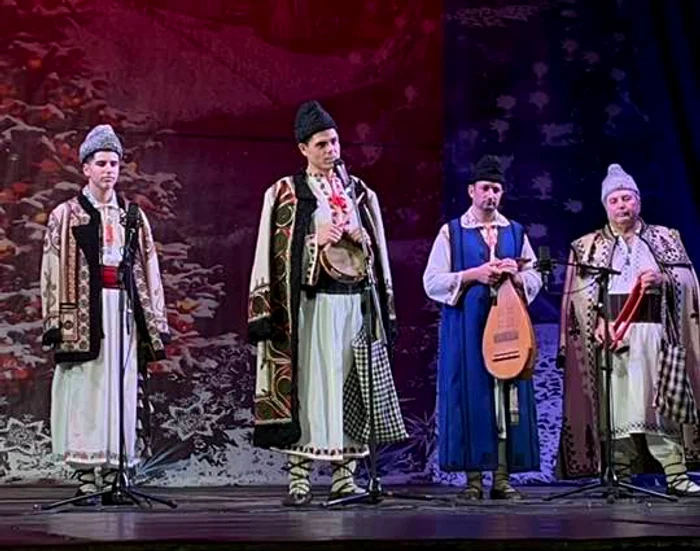 Rapsozii de pe Valea Dunării au cântat în acest an și colinde vechi FOTO: arhiva personală