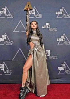 Inna va fi pe scenă, de Revelion