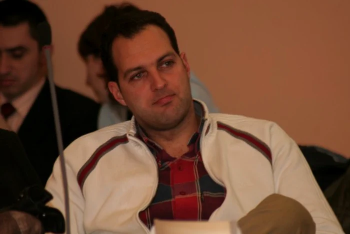 Ortopedul Marius Nica cerea de la pacienți până la 1.000 de lei înainte să-i opereze