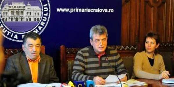 Ioan Văcariu şi Nicolae Pascu, directori din primărie, au încercat să facă lumină în cazul conflictului cu finanţatorul Ştiinţei