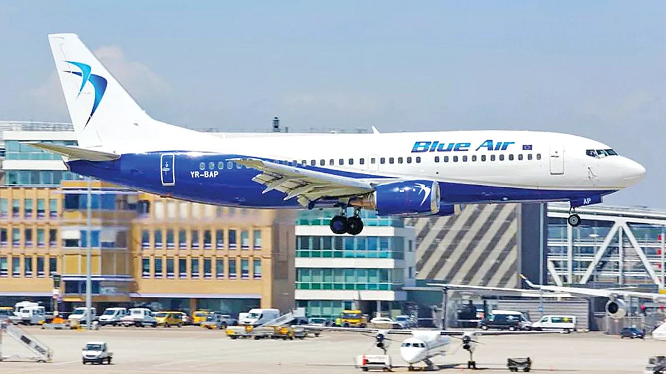 Peste 20 de avioane  au rămas la sol după  blocarea conturilor Blue Air