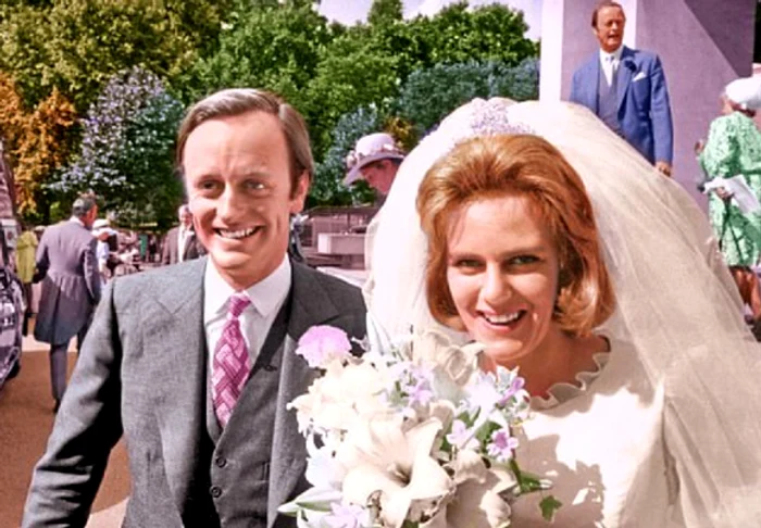 Camilla şi Andrew Bowles în ziua nunţii  png