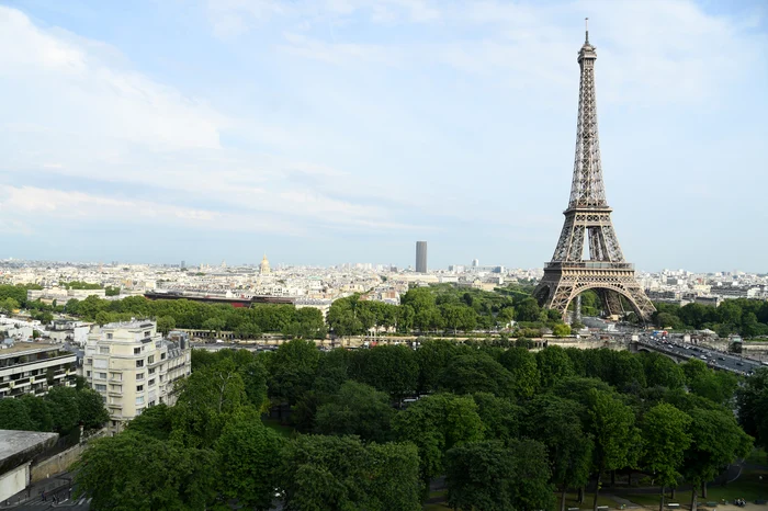 
    Turnul Eiffel domină Parisul de la înălţimea celor 324 de metri ai săifoto: Guliver / GettyImages  