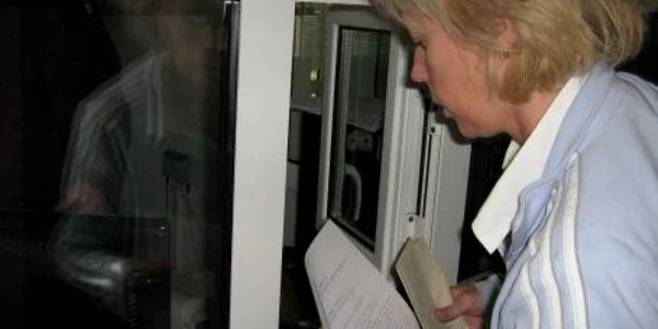 Cei care plătesc integral taxele beneficiază de o reducere-imagine arhivă Adevărul