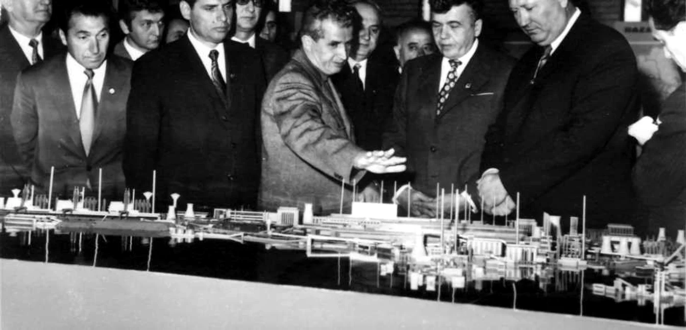 Nicolae Ceauşescu în timpul vizitei de la Hunedoara, din 1972.