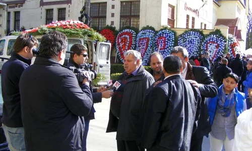 La înmormântarea lui Vladimir Cârpaci, zis Dulcea, au participat sute de oameni  (Foto: Vali Silaghi / Adevărul) jpeg