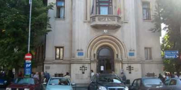 Ploieşti: Se deschid uşile pentru public la Tribunalul Prahova şi la Parchet