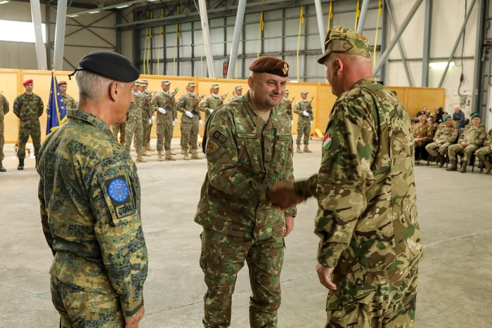 Ovidiu Lungu(centru), noul şef al operaţiei EUFOR ALTHEA. FOTO: Comandamentul Forțelor Întrunite