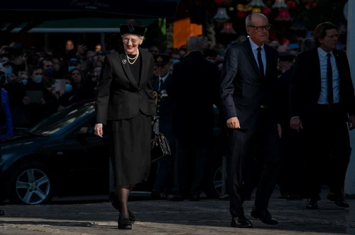 Regina Margrethe a II-a a Danemarcei, la înmormântarea cumnatului său, Regele Constantin al II-lea al Greciei