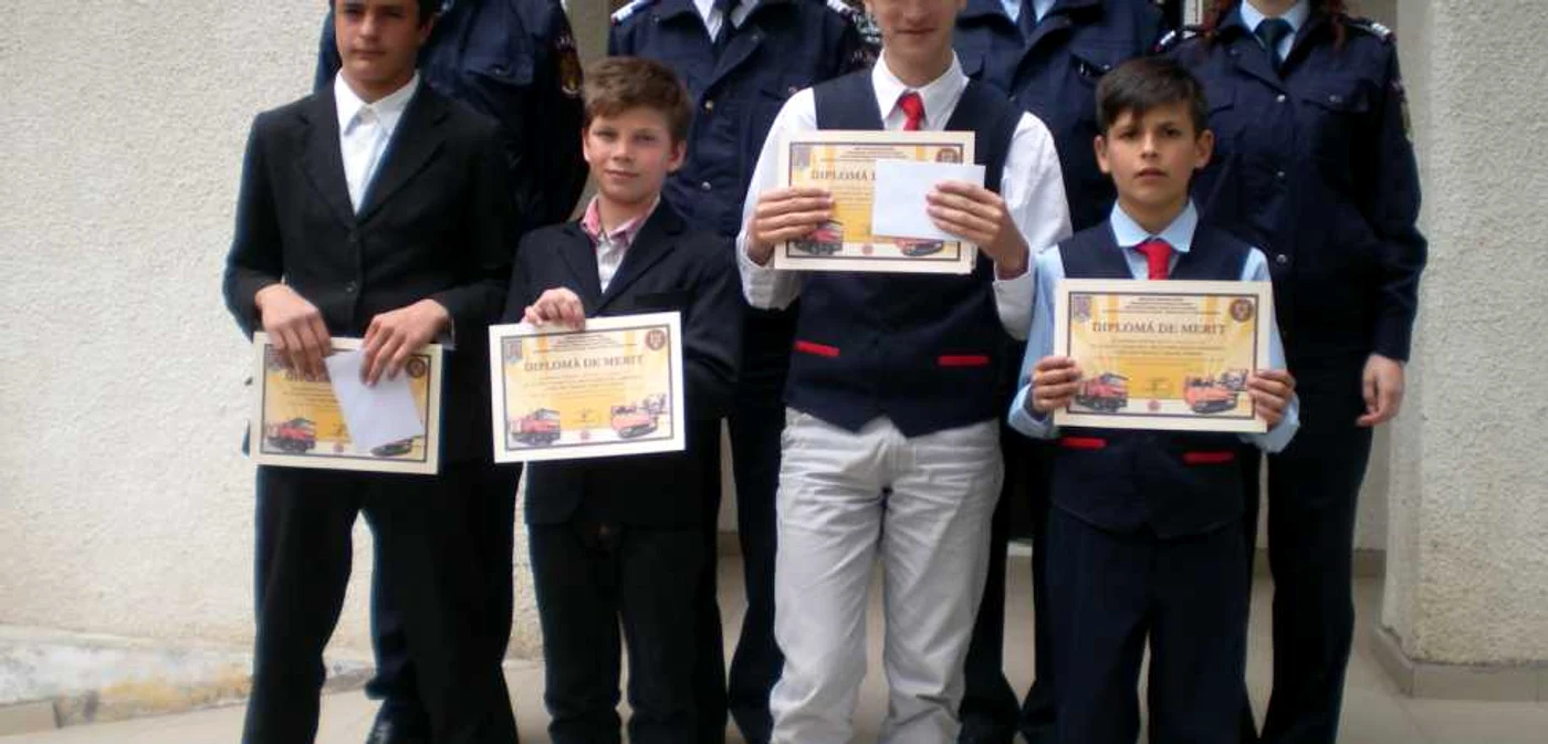 Elevii curajoşi, premiaţi de ISU