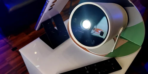 videoproiector Samsung Freestyle telecomanda