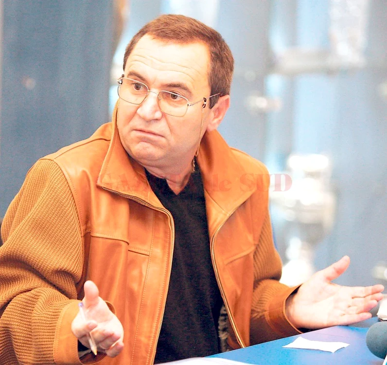 Dinel Staicu a fost proprietarul echipei de fotbal FC UNiversitatea Craiova, vândută în 2004 lui Adrian Mititelu, pentru 5 milioane de euro