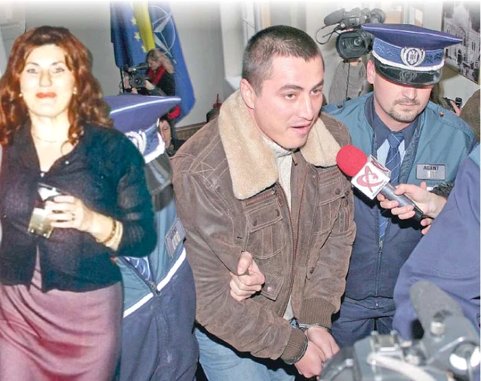 Elodia îşi păstra căsnicia de dragul copilului