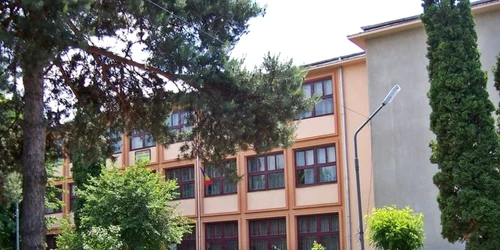  School and college listings Liceul de Teologie "Elim" Piteşti