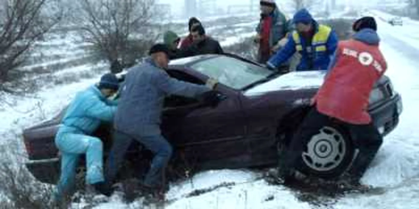 Pentru că drumarii nu şi-au îndeplinit sarcinile, mulţi şoferi au avut probleme.D. Guţă