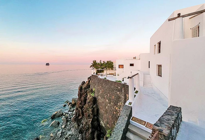 Pe această terasă  au petrecut celebrităţi  de primă mână  de la Hollywood