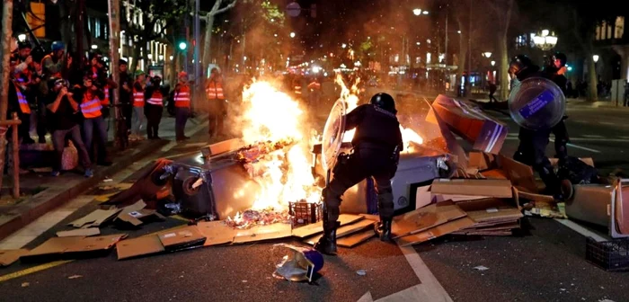 Proteste violente la Barcelona