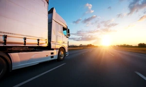 Sistem de tarifare TollRo. Camion pe drum - autostrada - tarife rutiere  FOTO Shutterstock