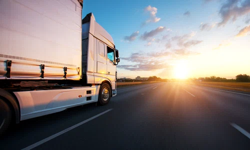 Sistem de tarifare TollRo. Camion pe drum - autostrada - tarife rutiere FOTO Shutterstock
