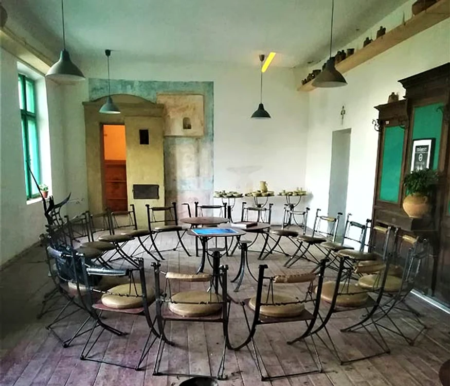 interior conac petre p jpg jpeg
