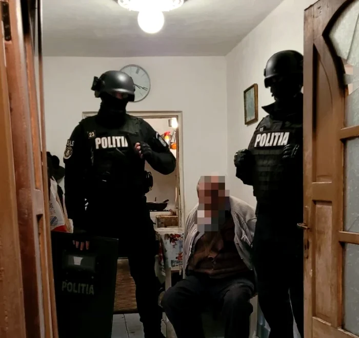 Intervenția polițiștilor a calmat spiritele FOTO Poliția Neamț