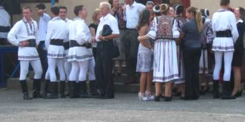 Reşiţa: Dansatorii reşiţeni merg la festivalul de folclor din Polonia