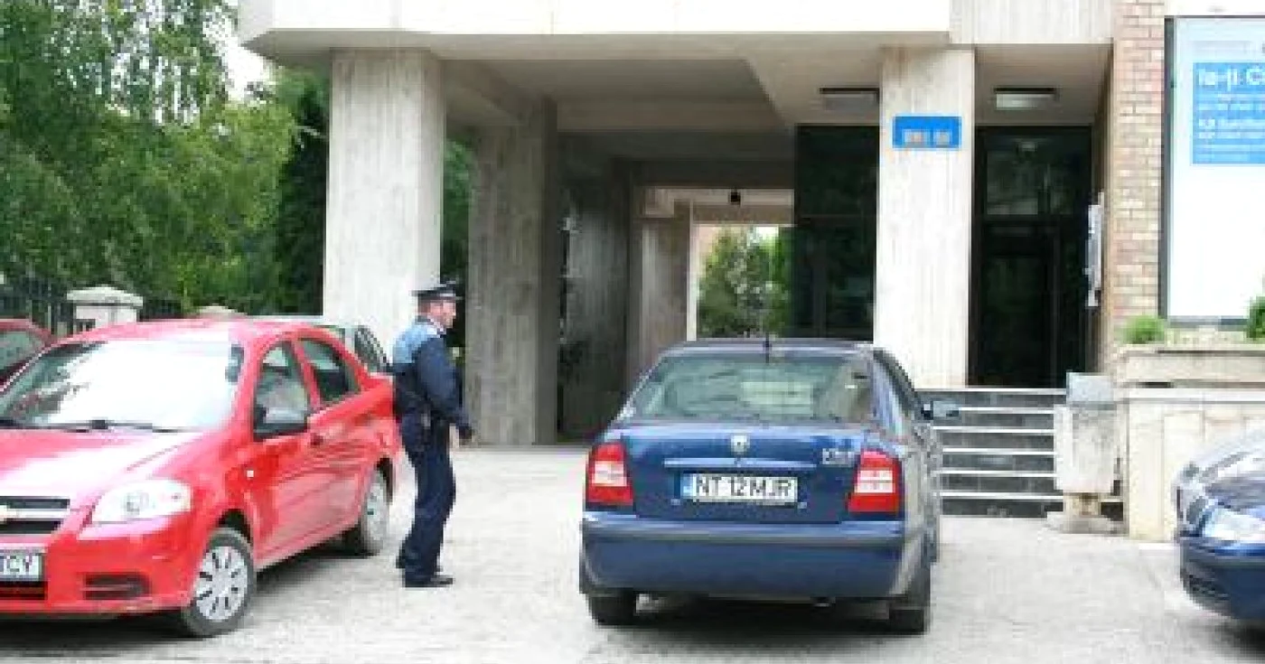 NEAMŢ: Bărbat ucis cu patru lovituri de cuţit sub ochii tatălui, în Stăniţa