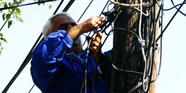 Compania de electricitate a primit cinci avertismente şi  o amendă în valoare  de 3.000 de lei