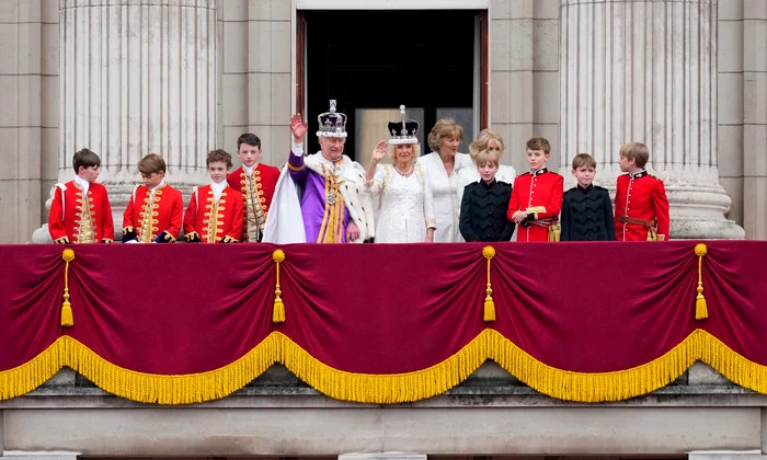 Familia Regala la balconul regal alaturi de Regele Charles si Regina Camilla profimedia 0774209436 jpg