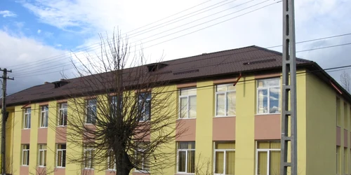 Şcoala Gimnazială din Cornu Luncii. FOTO Dănuţ Zuzeac