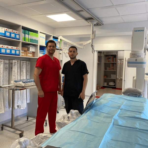 Scandal la Spitalul Județean Suceava. Cabinetul unor cardiologi, spart cu ranga. Doctorii: „Atac în stil mafiot“ FOTO 