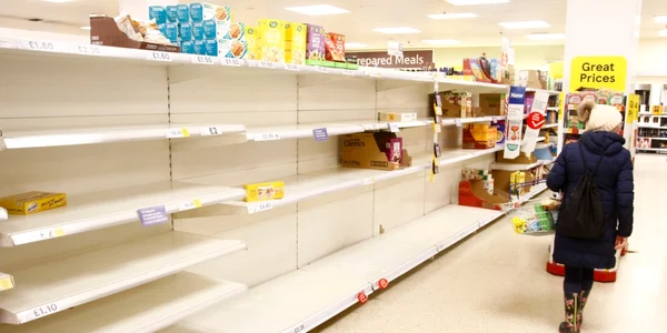 Supermarket rafturi goale magazin alimentar Marea Britanie Anglia FOTO Profimedia