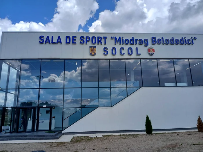 Belo dă numele săli de sport din Socol