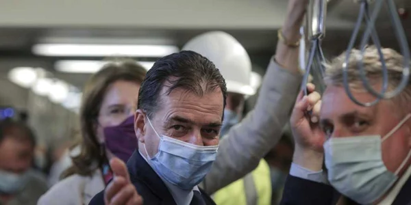 Premierul Lodovic Orban vizită la metrou pe magistrala M5 FOTO Inquam Photos / Octav Ganea