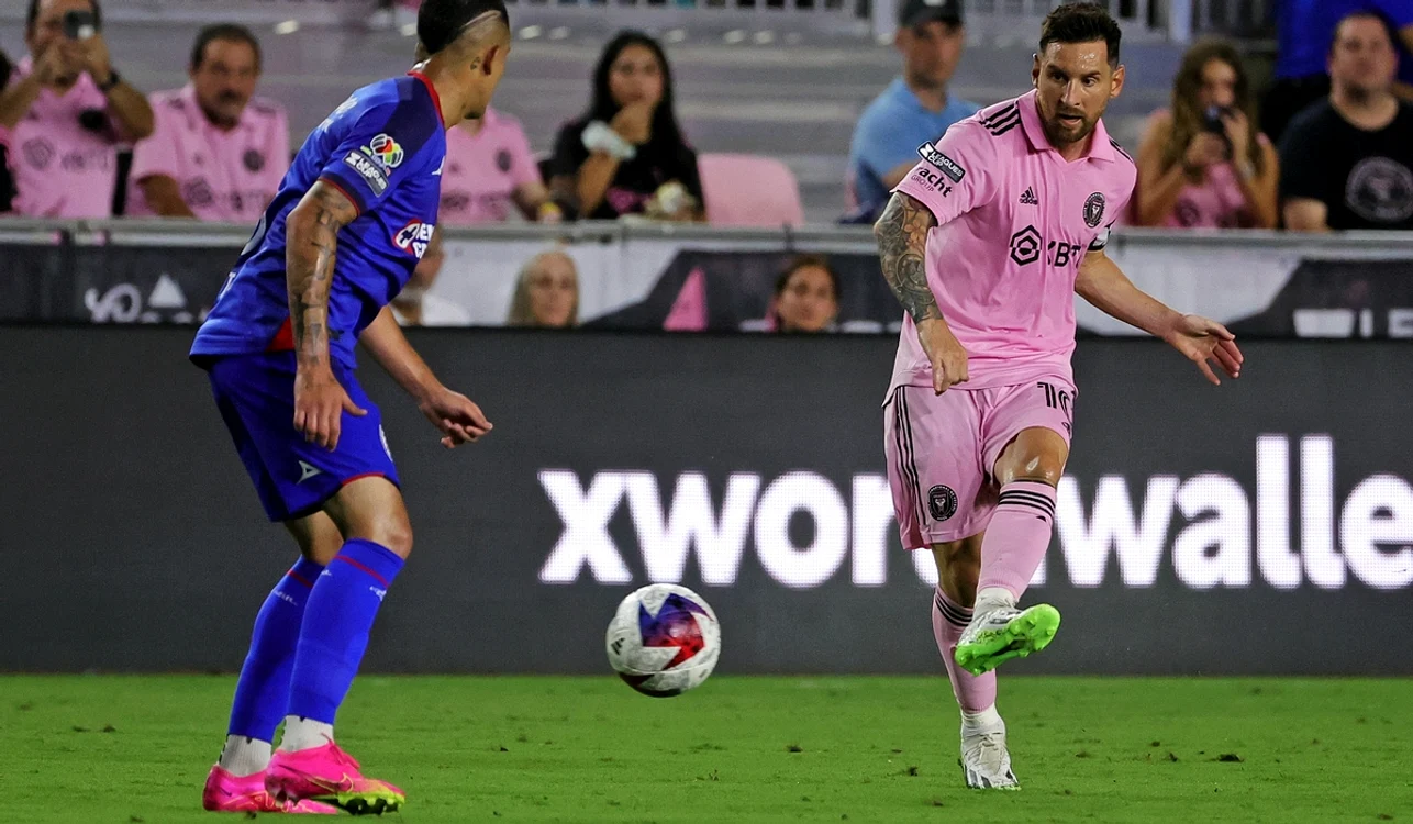 Leo Messi (dreapta), debut cu gol la noua echipă (FOTO: Getty Images)