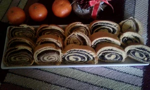 cozonacei unguresti cu nuca si mac jpeg